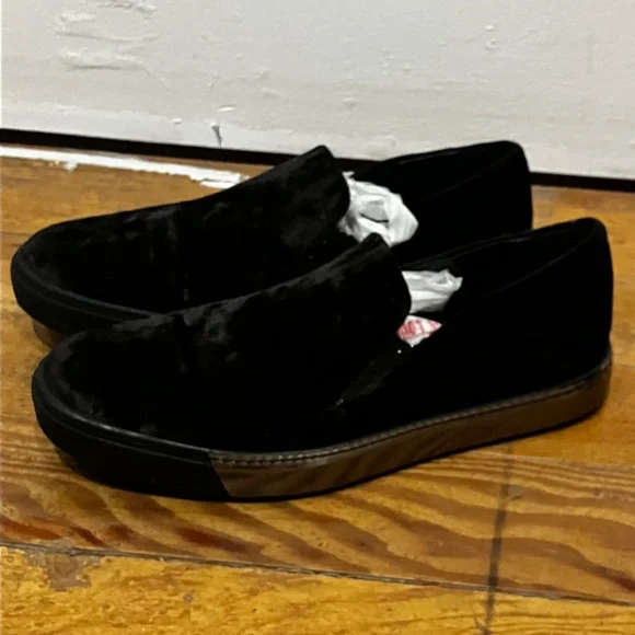 Black velour slip on sneakers - Picture 4 of 7
